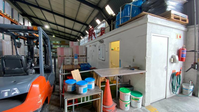 To Let commercial Property for Rent in Maitland Western Cape
